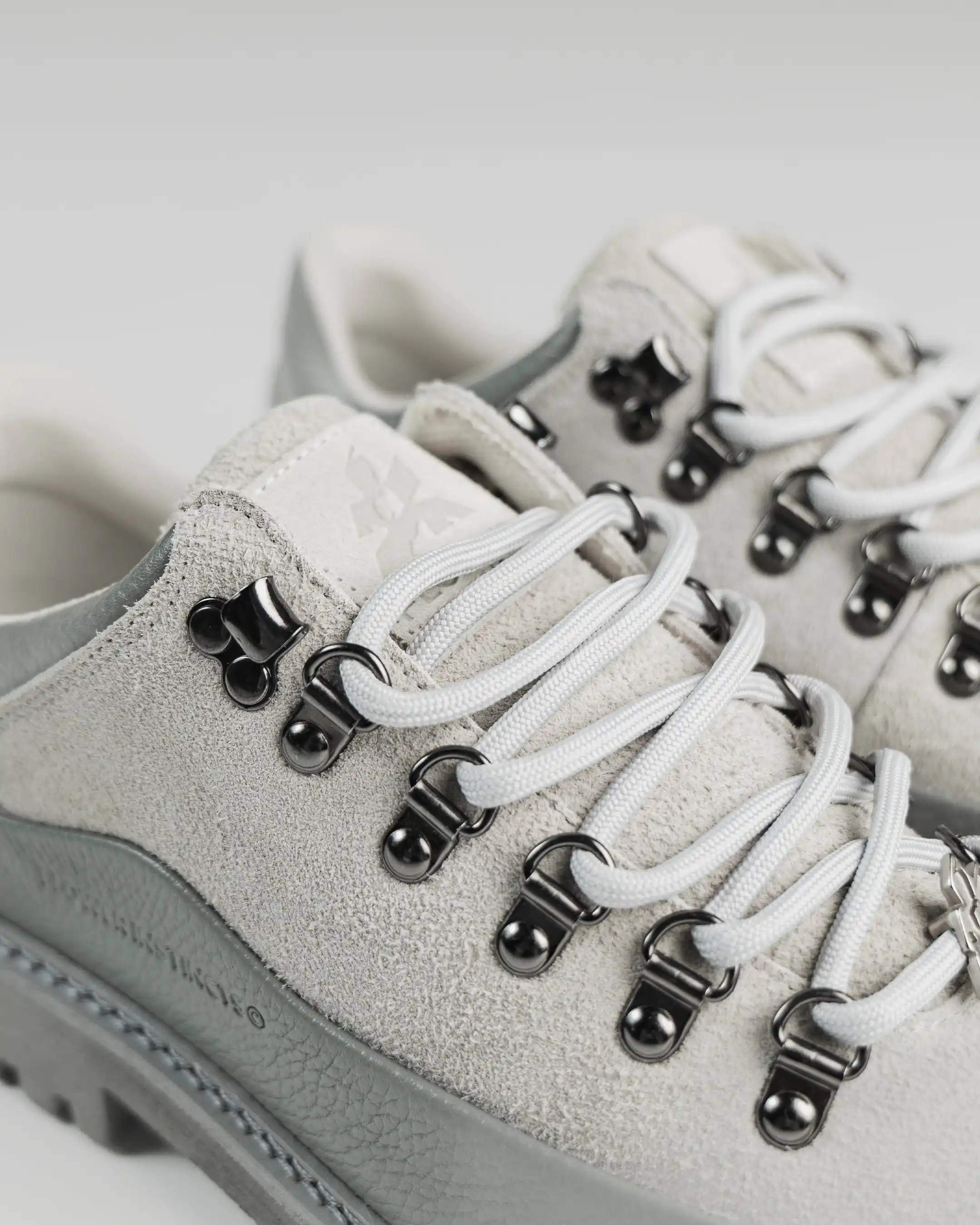 BOOTED GOAT HEALY GREY & WHITE - Image 3