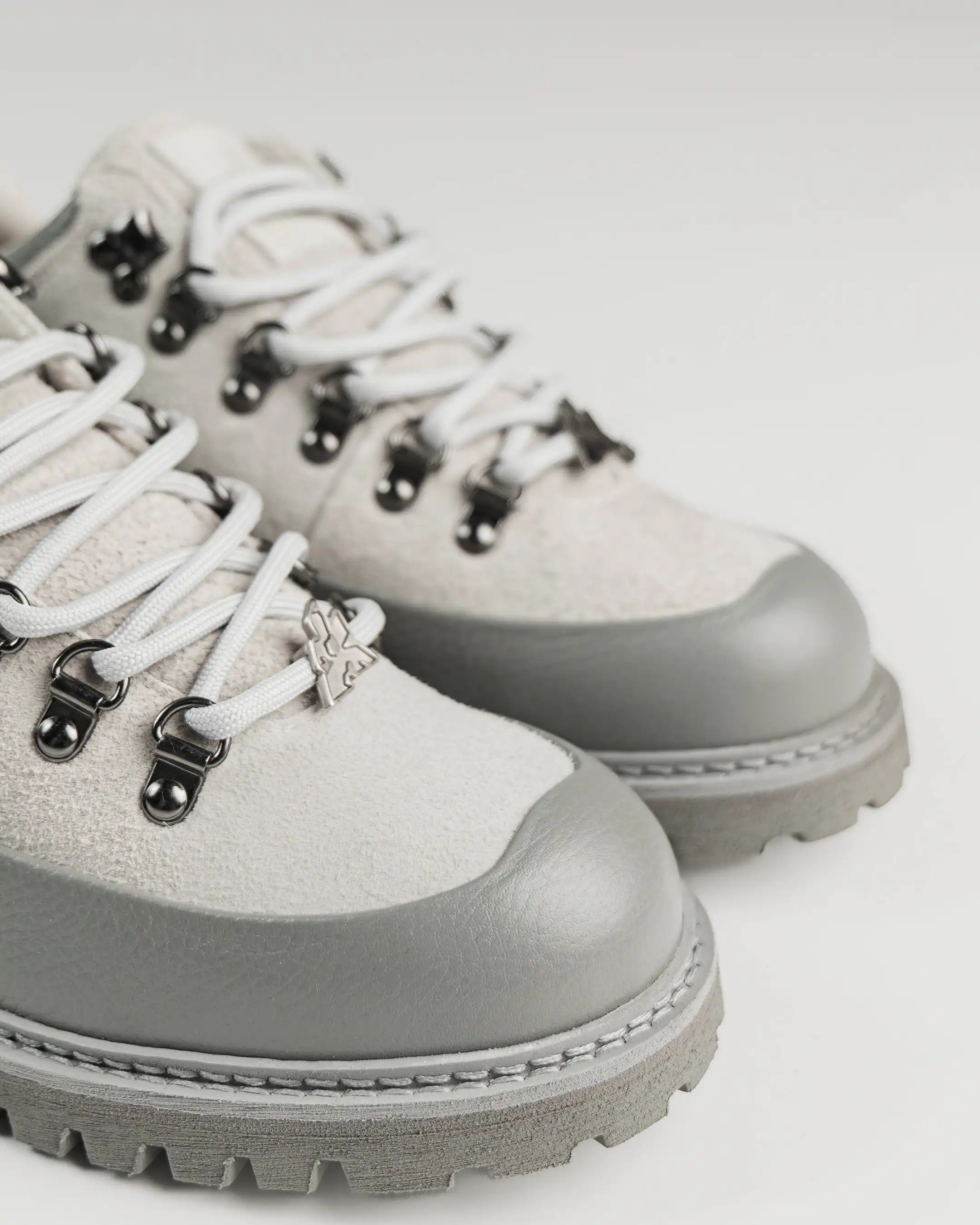 BOOTED GOAT HEALY GREY & WHITE - Image 8