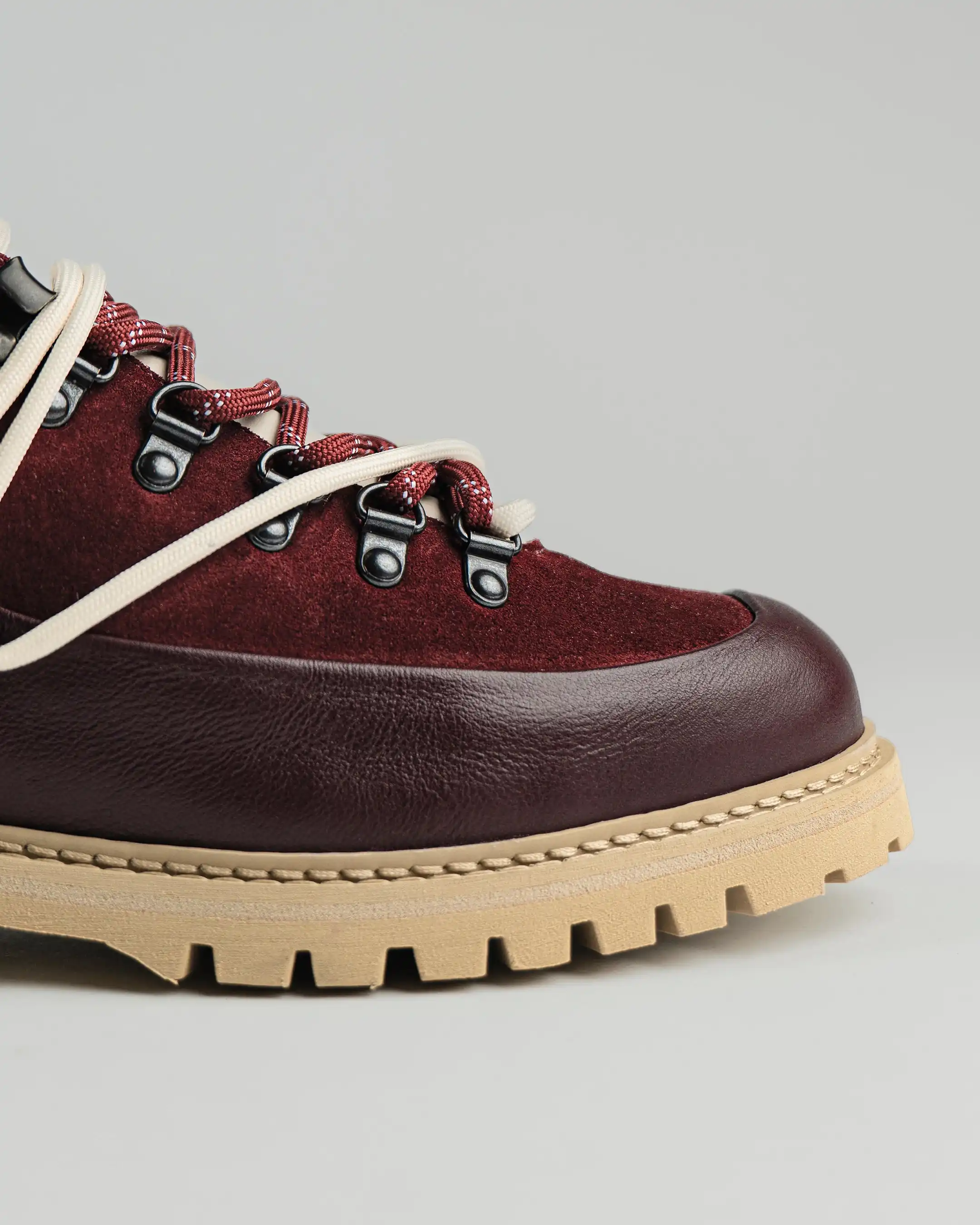 BOOTED GOAT RED CHERRY - Image 7