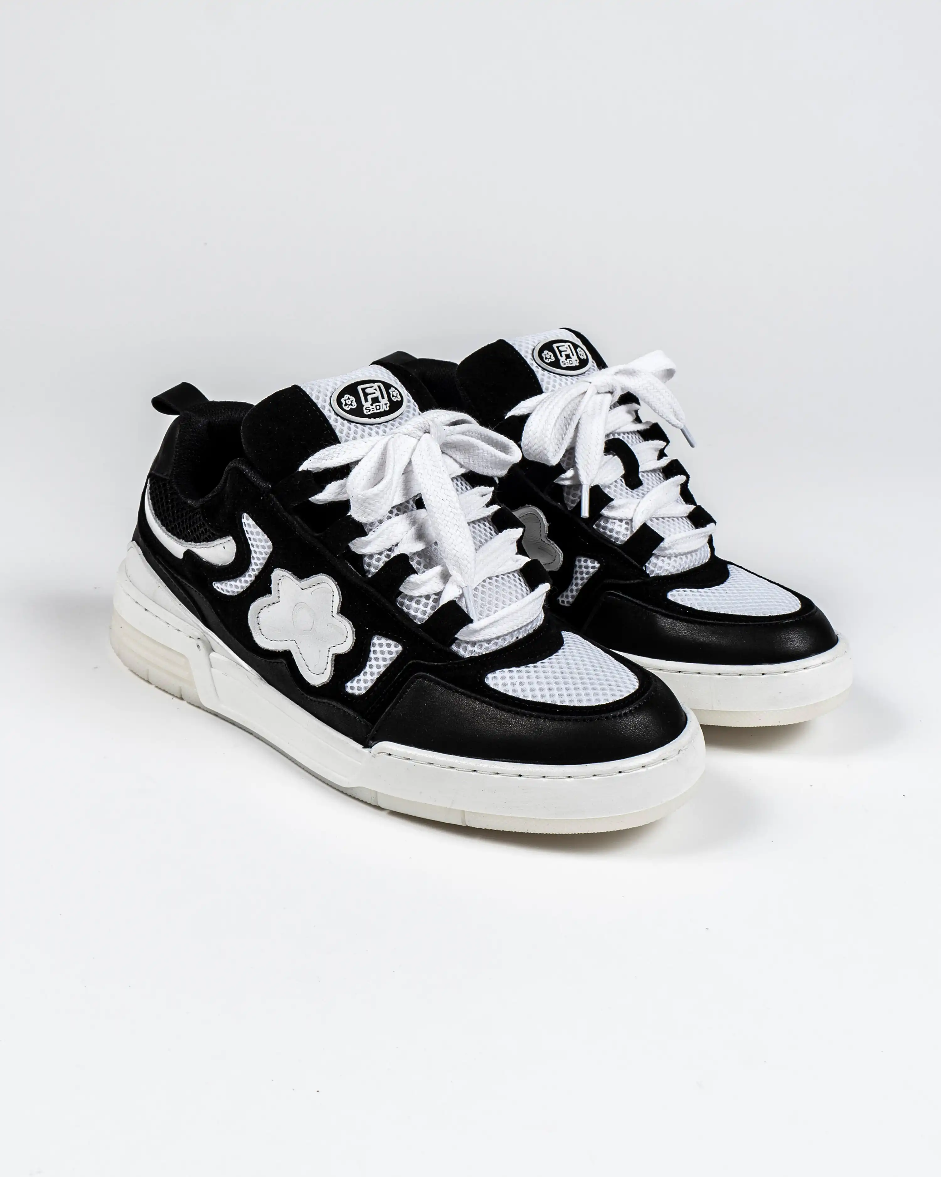 SNEAKERS SDT CONSUMERISM w/ LÉO KPODZRO - Image 7