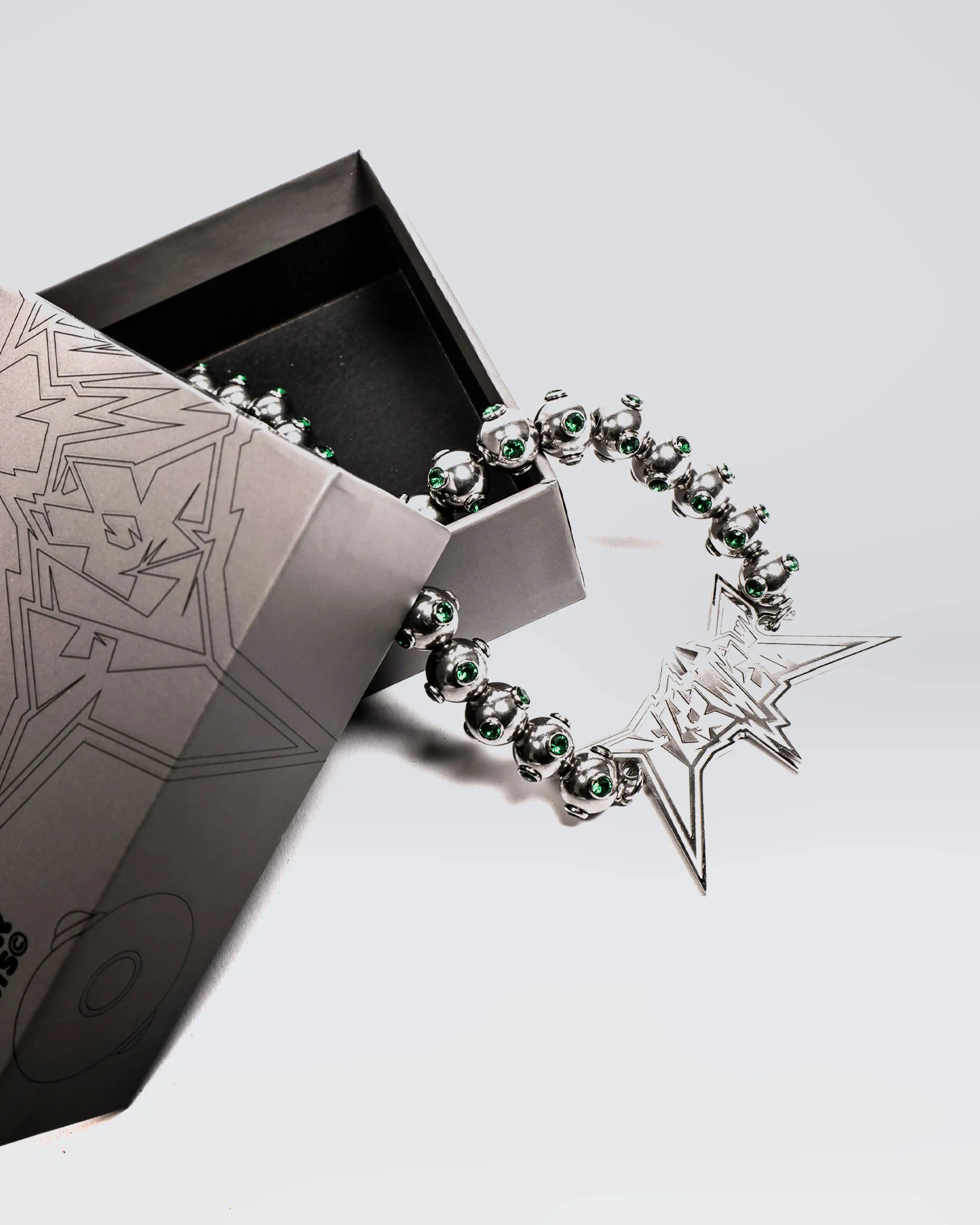 FLOWER NECKLACE WITH GREEN ZIRCONIA - Image 3